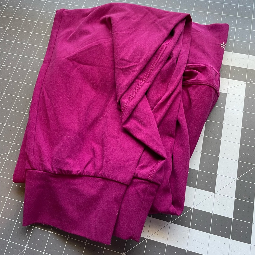 XLT Athleta salutation joggers.